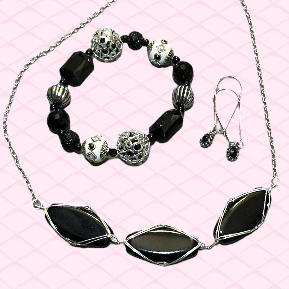 NIB Black and Silver Wire Wrapped Jewelry Set.  Necklace, Bracelet & Earrings.